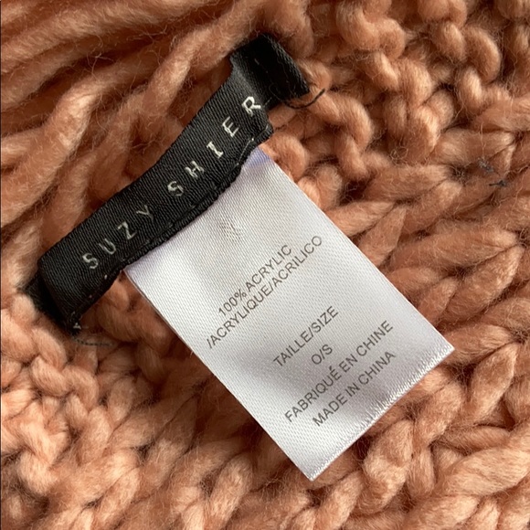 ❤️🆕NWOT BLUSH PINK TASSEL SCARF❤️ - Picture 4 of 5